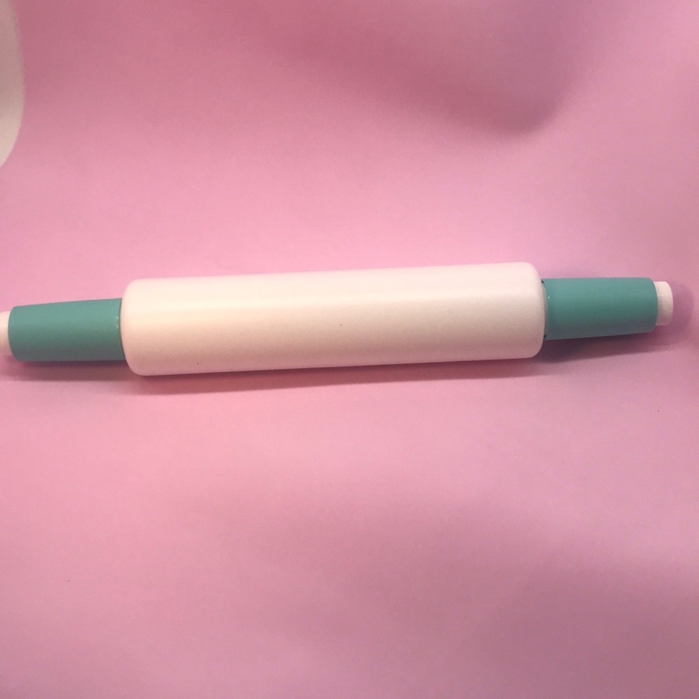 Tupperware kitchen Roller - Picture 8 of 10